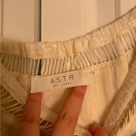 NWT ASTR The Label Ivory Embroidered Boho Dress – XS - Picture 5 of 6